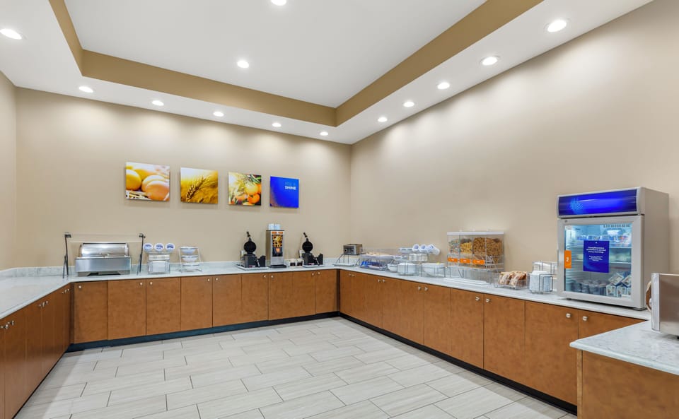 Free daily continental breakfast