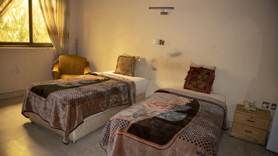 Standard Twin Room | Minibar, desk, WiFi (free), bed sheets