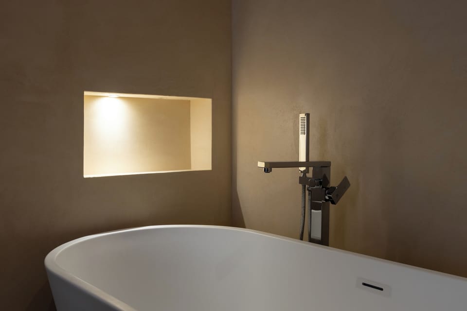 Deluxe Double Room | 1 bedroom, premium bedding, in-room safe, desk