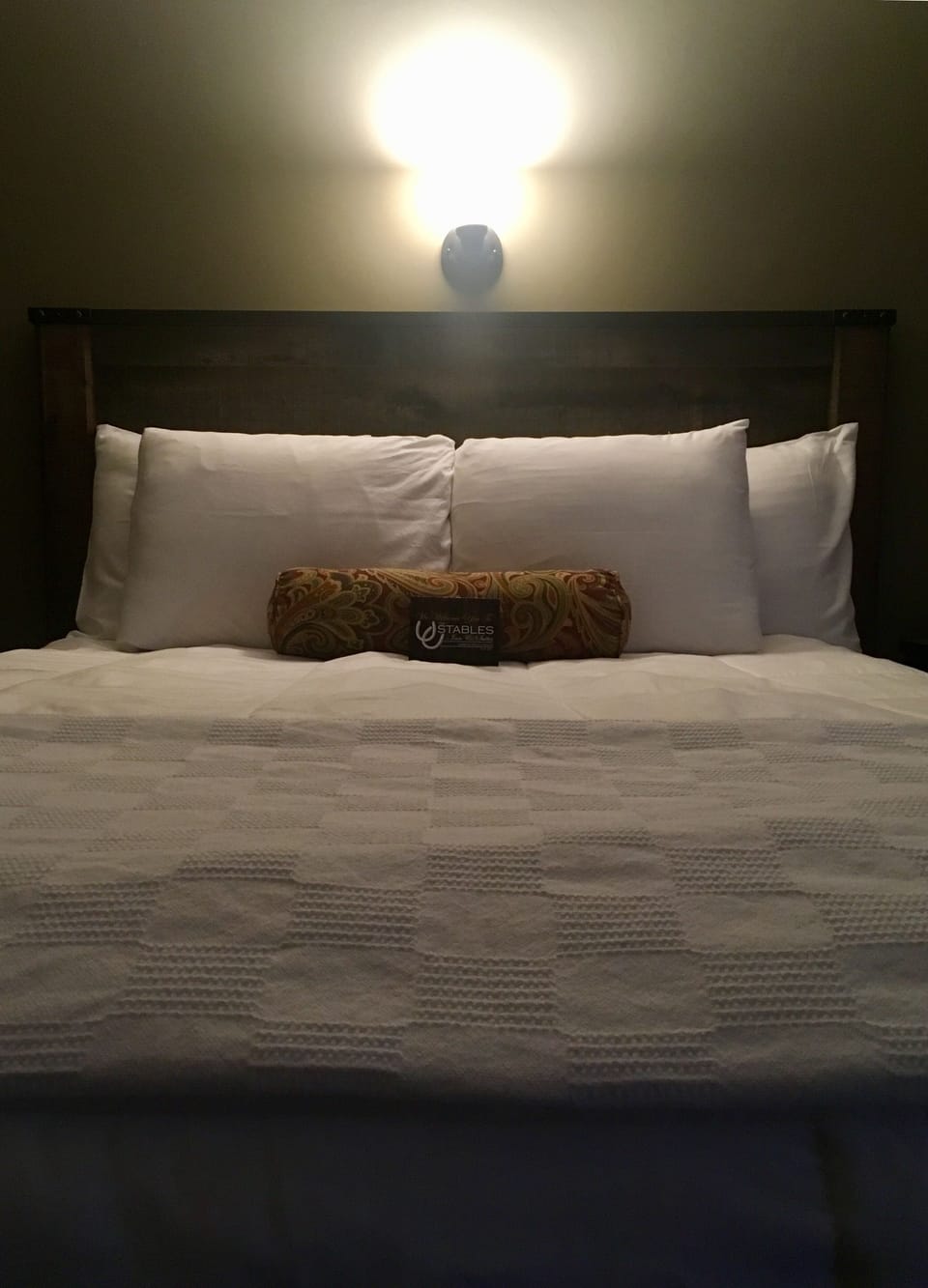 Standard Room, 1 Queen Bed, Non Smoking | Blackout drapes, iron/ironing board, free WiFi, bed sheets