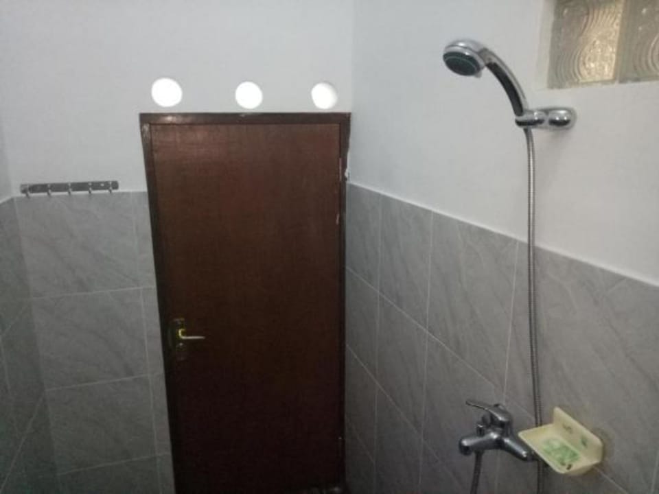Standard Double Room, 1 Bedroom, Garden View | Bathroom | Shower, rainfall showerhead, free toiletries, hair dryer