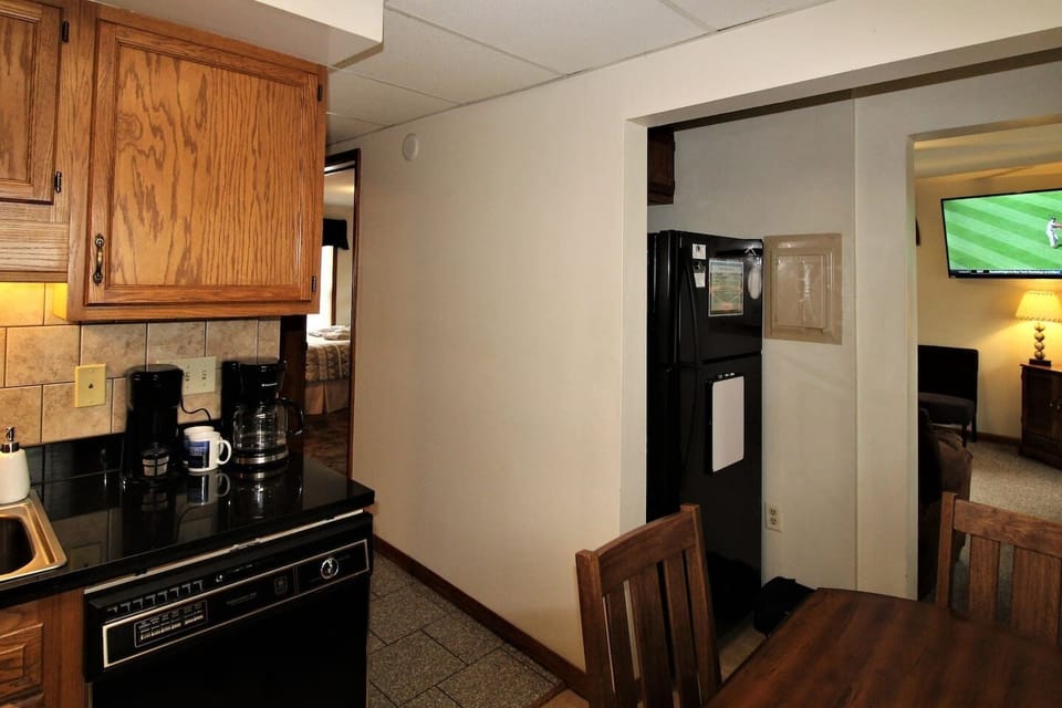 2nd Baseman has a built in dishwasher and other popular kitchen amenities like a K-cup brewer, traditional coffee maker, blender, toaster, etc.