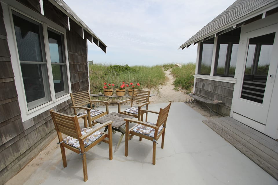 patio between cottages 