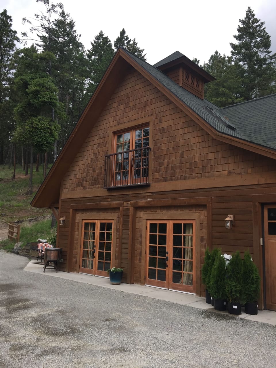 The South Lodge features 2  Master Suites, 2 Bathrooms, Living Room & Kitchen