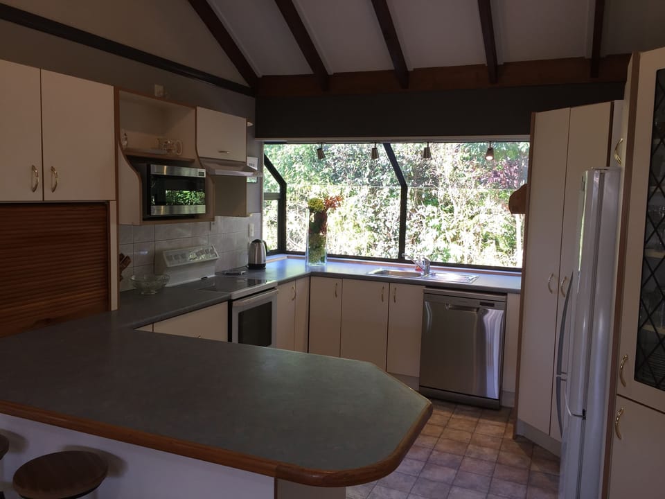 Very large fully equipped kitchen with large fridge/freezer, oven dishwasher etc
