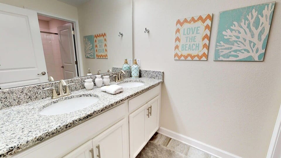 Bathroom vanity