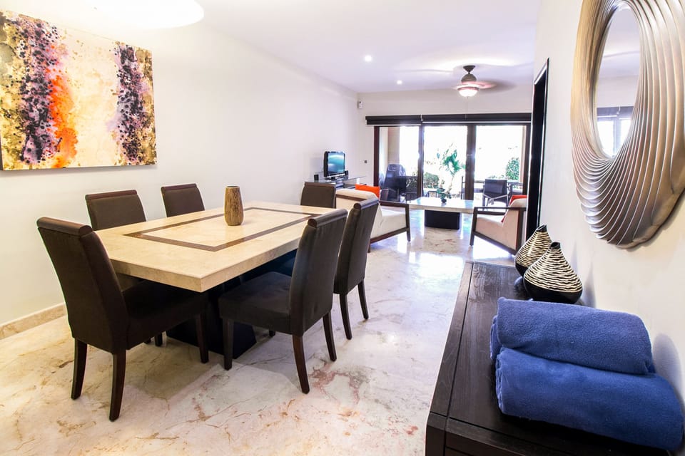 Deluxe Apartment | In-room dining