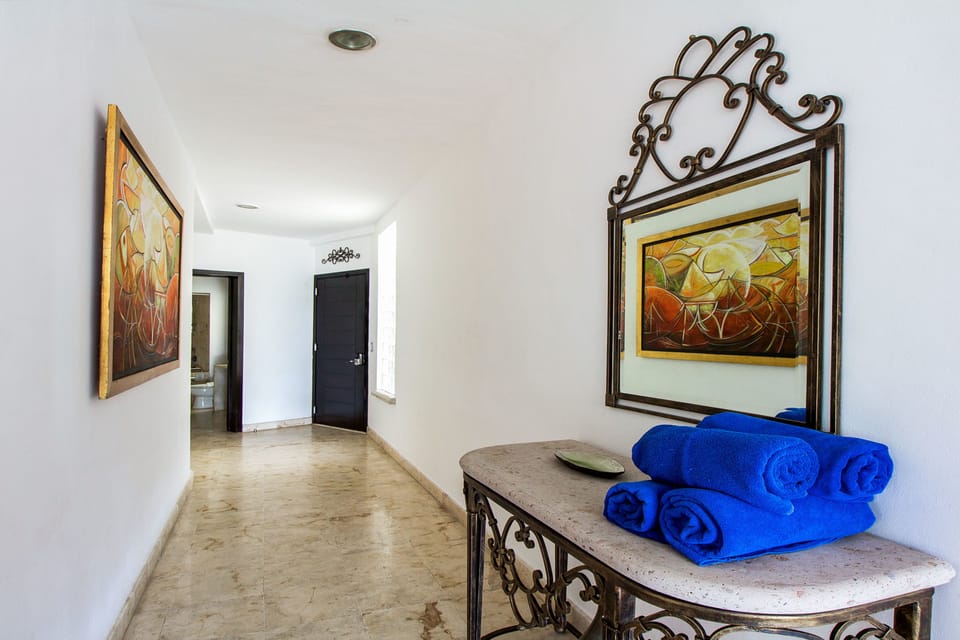 Deluxe Apartment | 2 bedrooms, in-room safe, individually decorated, individually furnished