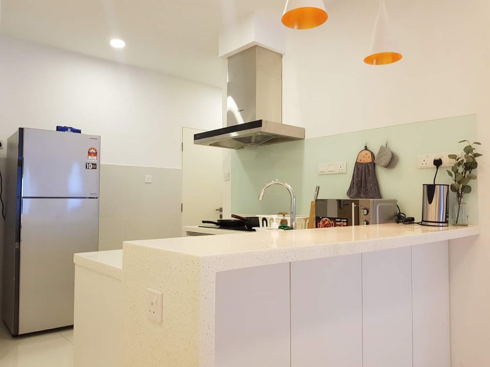 3-Bedroom Apartment with Balcony (10 Pax) | Private kitchen | Coffee/tea maker, fridge, stovetop, electric kettle