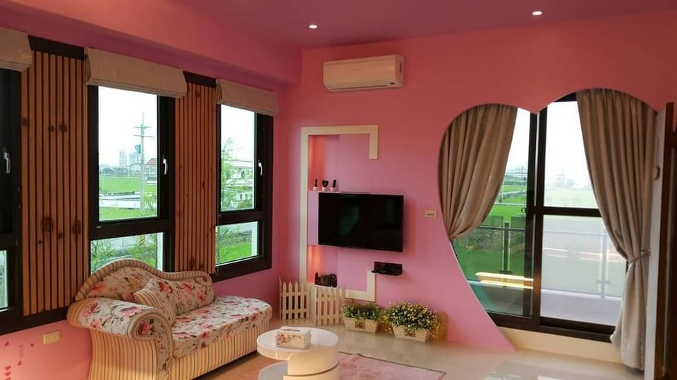 Classic Double Room | Desk, blackout drapes, soundproofing, rollaway beds