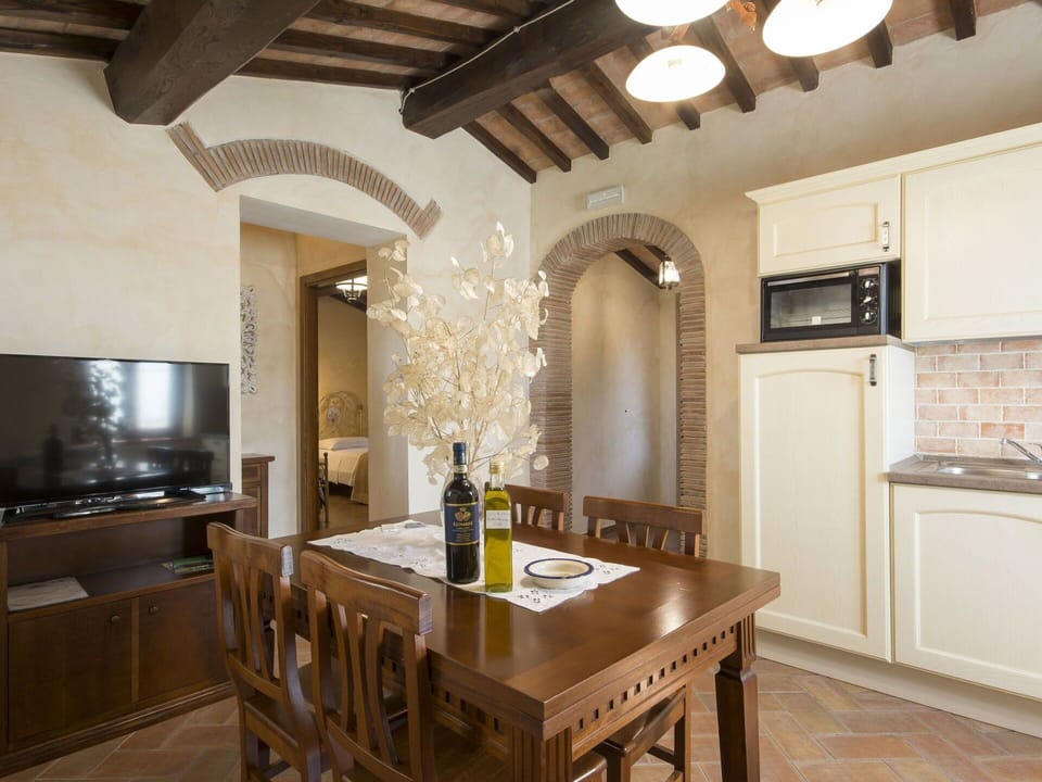 Countertop, Property, Room, Furniture, Interior Design, Building, Ceiling, Cabinetry, Kitchen, Floor