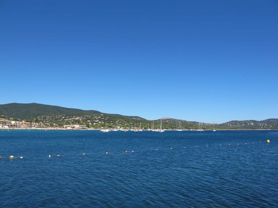 Water, Sky, Water Resources, Mountain, Cloud, Lake, Coastal And Oceanic Landforms, Horizon, Natural Landscape, Mountainous Landforms