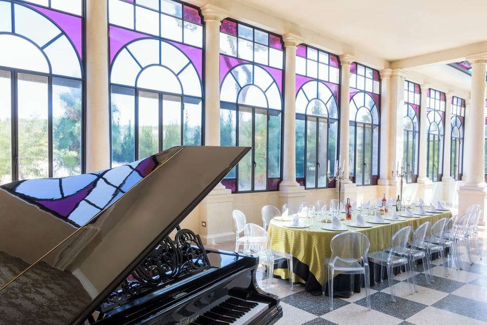Banquet hall