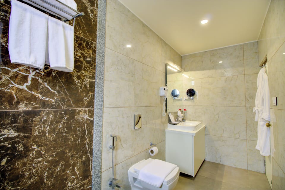 Shower, towels