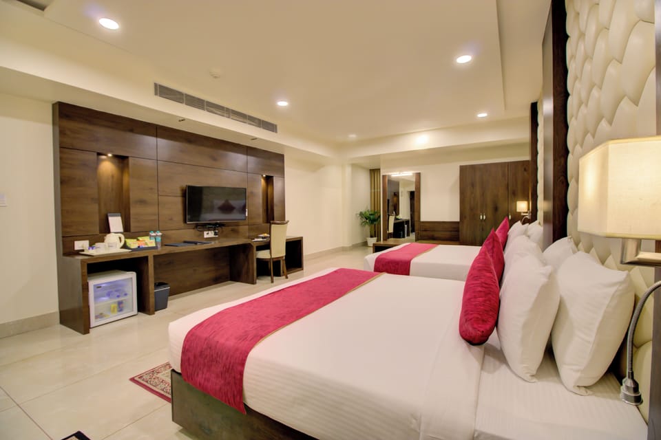 Family Room, 1 Bedroom, Non Smoking | Soundproofing, iron/ironing board, rollaway beds (surcharge)
