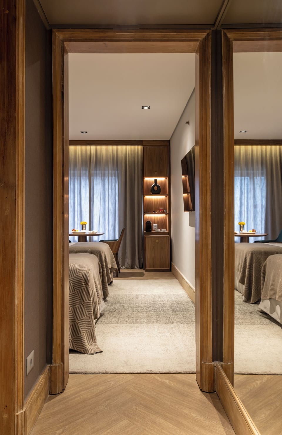 Deluxe Twin Room | Egyptian cotton sheets, premium bedding, pillowtop beds, minibar