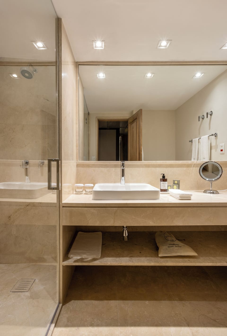 Executive Apartment, Balcony | Bathroom | Designer toiletries, hair dryer, bathrobes, slippers
