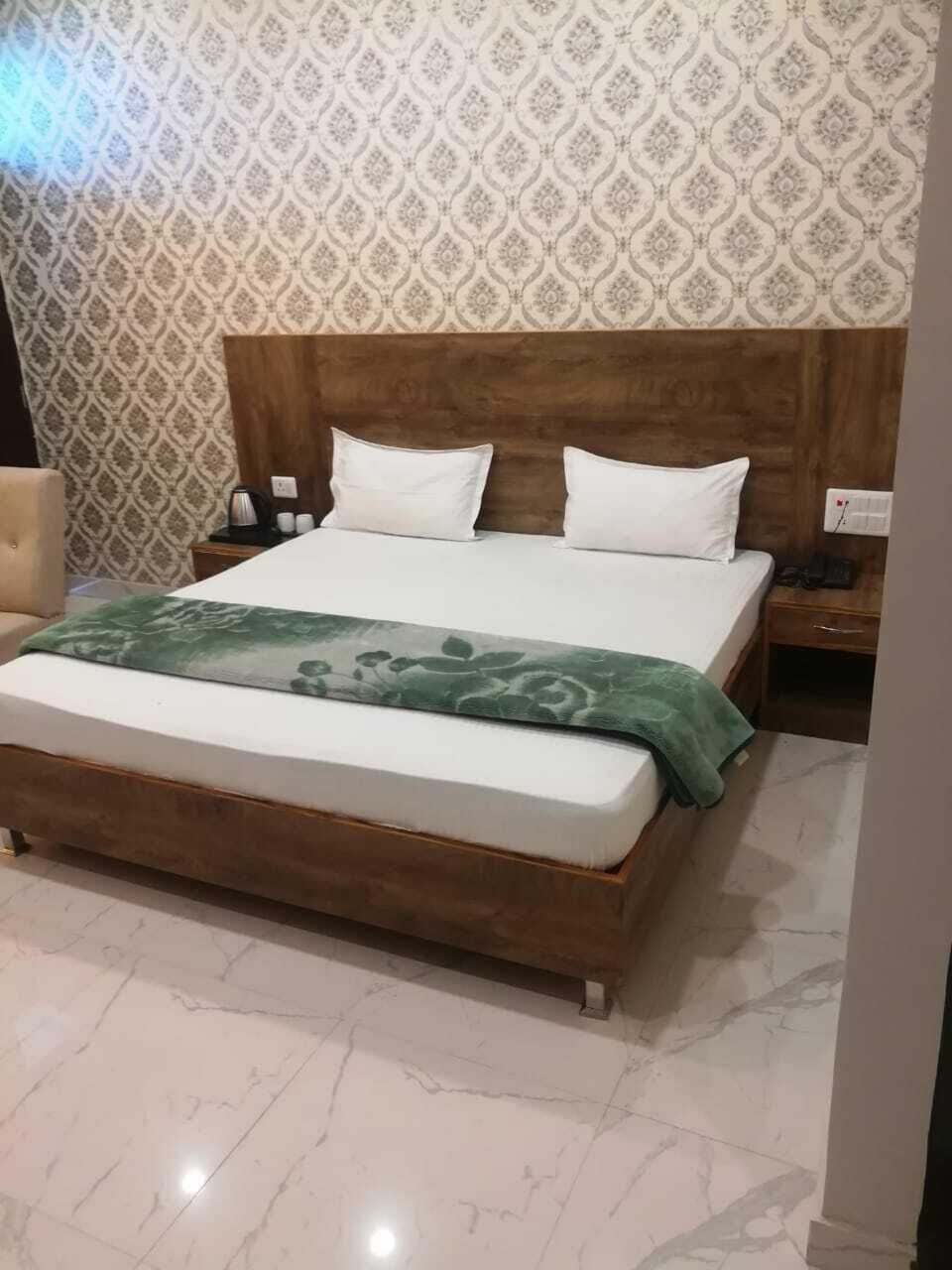 Basic Room, 1 Double Bed, Accessible, Non Smoking | 1 bedroom, rollaway beds, free WiFi, wheelchair access
