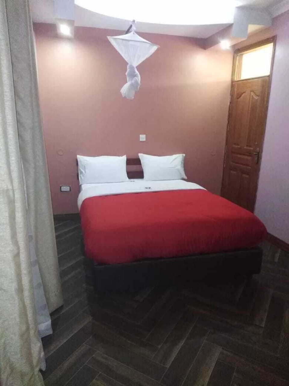 Standard Double Room, 1 Double Bed, Non Smoking | In-room safe, individually decorated, individually furnished, desk