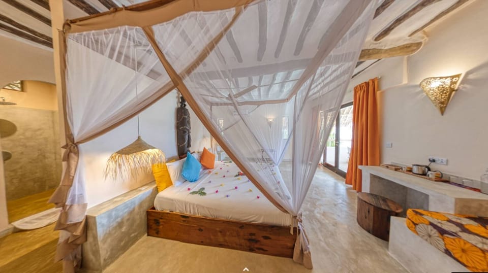 Deluxe Suite with Sea View | In-room safe, desk, laptop workspace, free WiFi