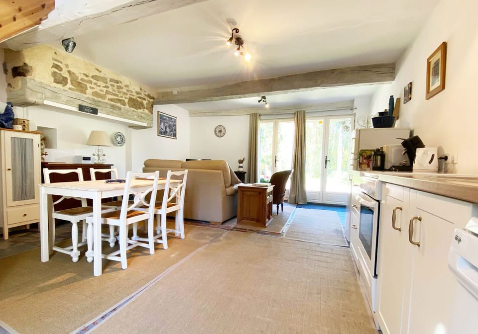 Comfort House, Ensuite (L' etang) | Dining