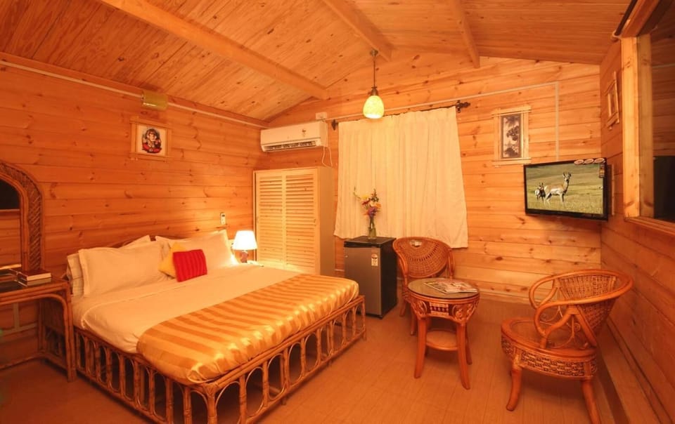 Minibar, in-room safe, blackout drapes, free WiFi
