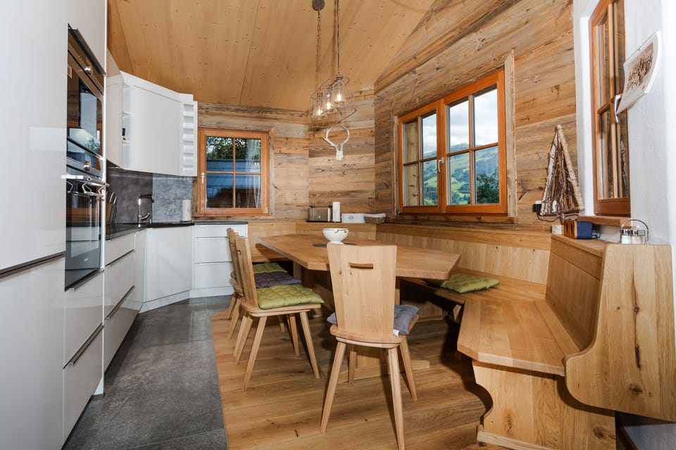 Deluxe Chalet, Mountain View (incl. cleaning fee 150EUR) | Private kitchen | Fridge, microwave, oven, stovetop