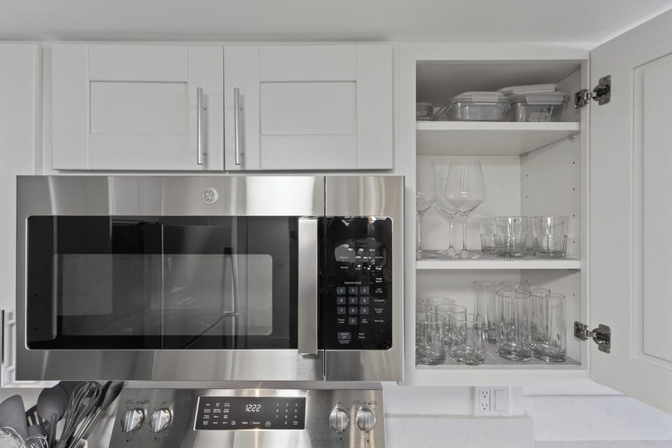 Kitchen - Kitchenware including dishes and class ware included.