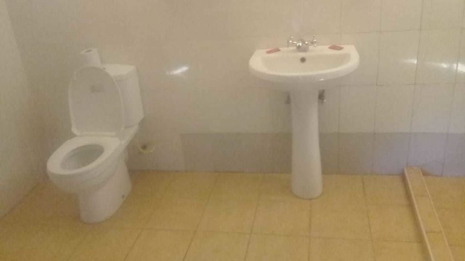 Standard Tent, 1 Bedroom, Non Smoking | Bathroom | Shower, free toiletries, slippers, towels