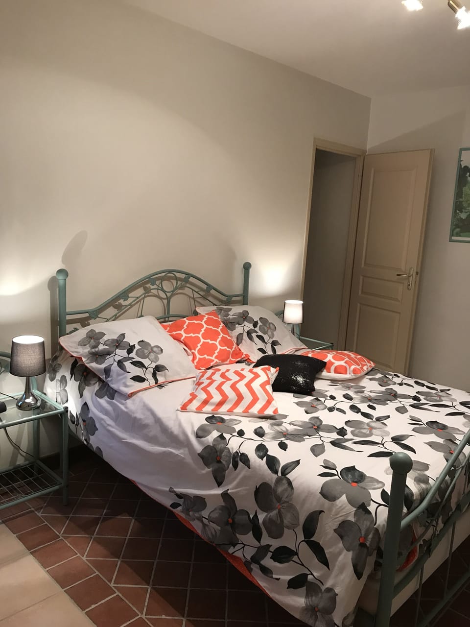 Double Room | Individually decorated, individually furnished, iron/ironing board
