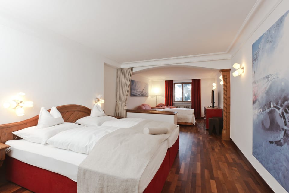 Deluxe Double Room | Premium bedding, down comforters, pillowtop beds, in-room safe