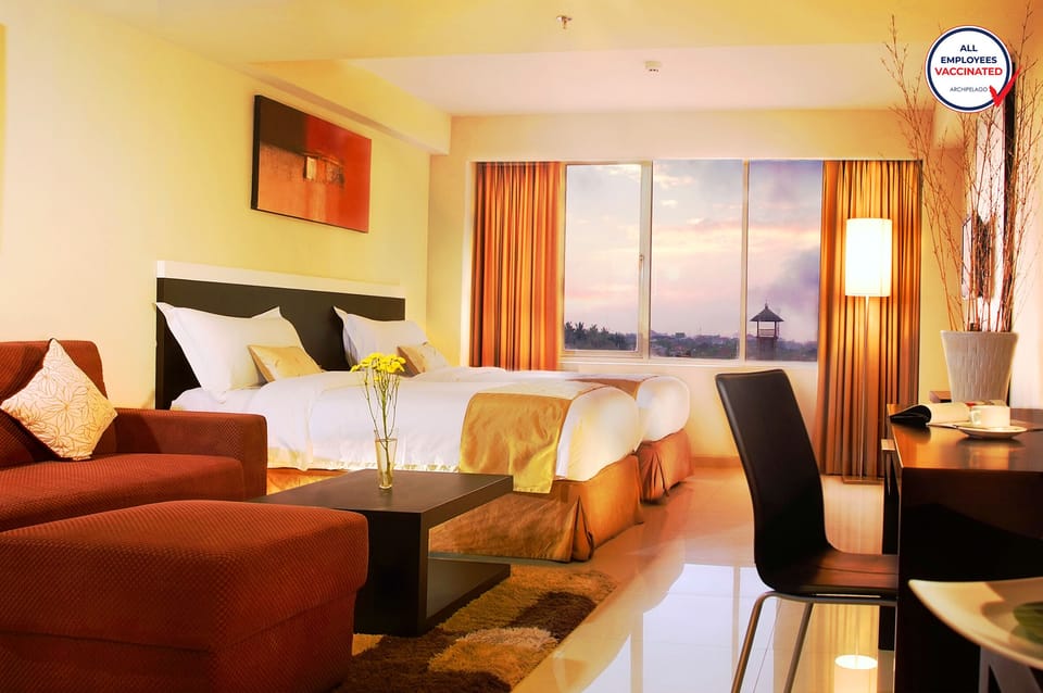 Premium bedding, pillowtop beds, minibar, in-room safe