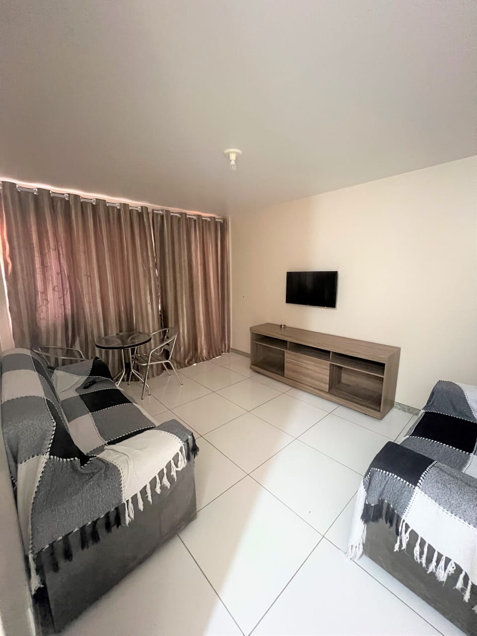 Apartment, Multiple Beds, Non Smoking | Living room | 32-inch TV with digital channels