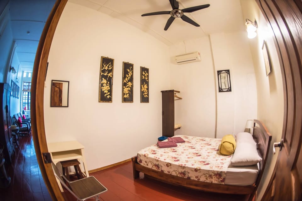 Classic Double Room, 1 Queen Bed, Non Smoking | Iron/ironing board (on request), WiFi (free), bed sheets