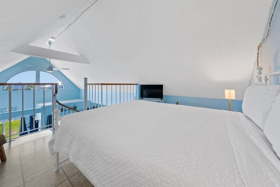 Gulf Shores Plantation 1369 Loft Space with Queen Bed