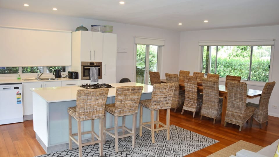 Kitchen and dining area.