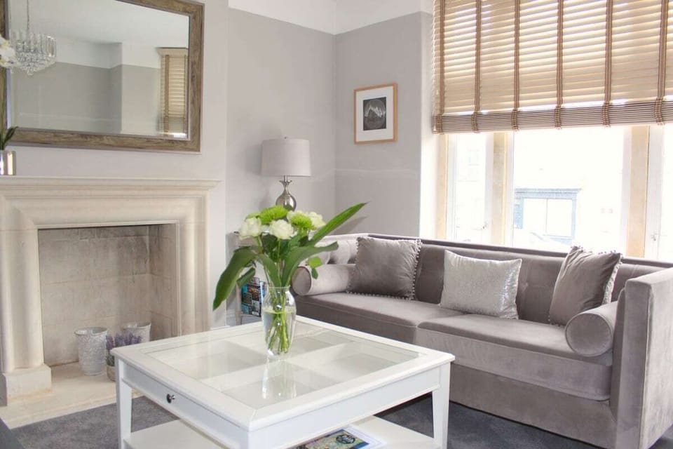 Living Room / Lounge