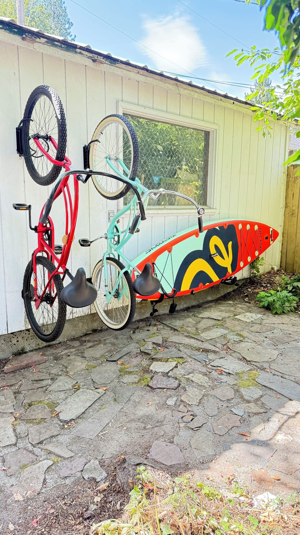 New paddle board and 2 beach cruiser bikes