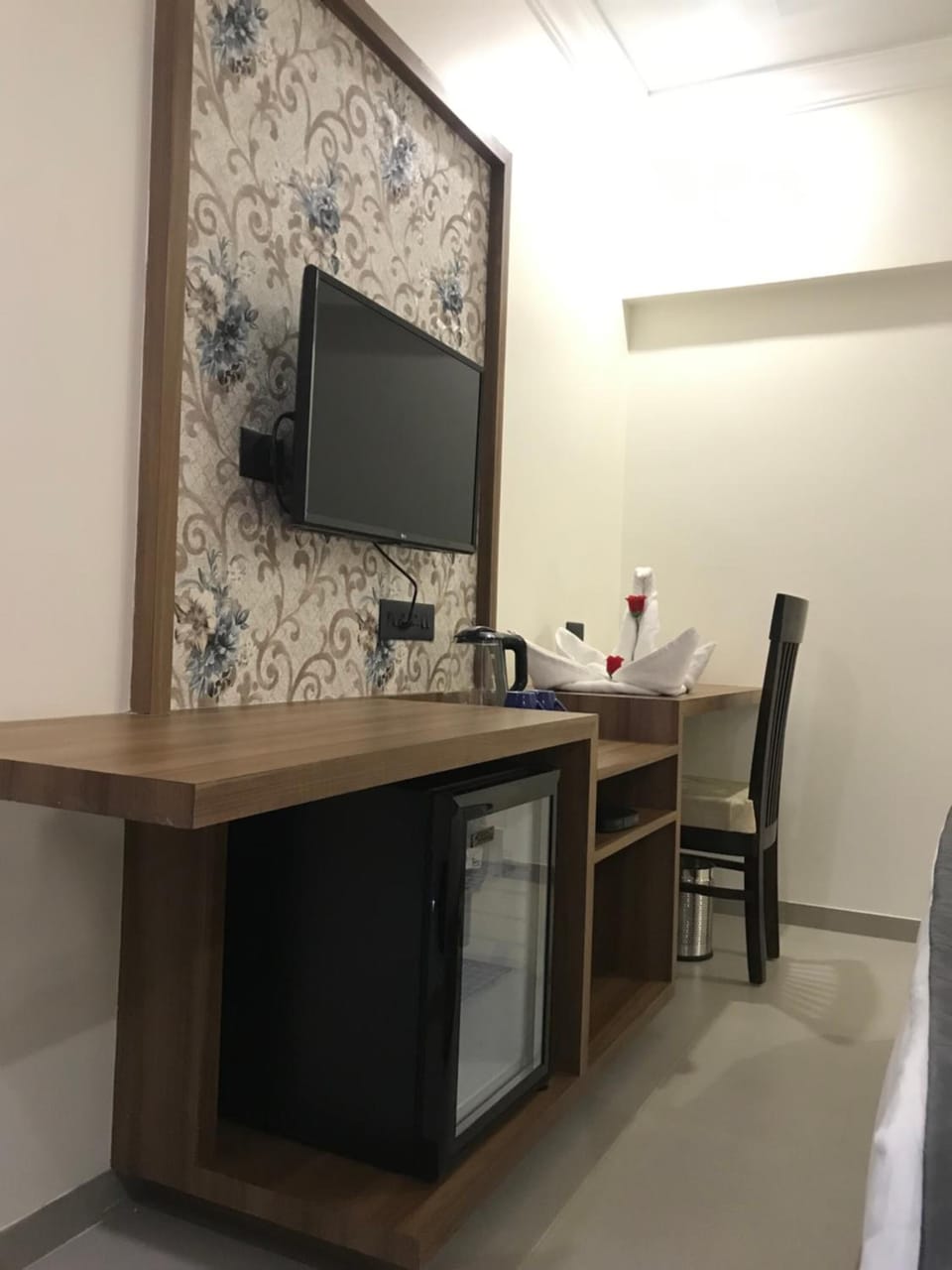 Rollaway beds, free WiFi, bed sheets