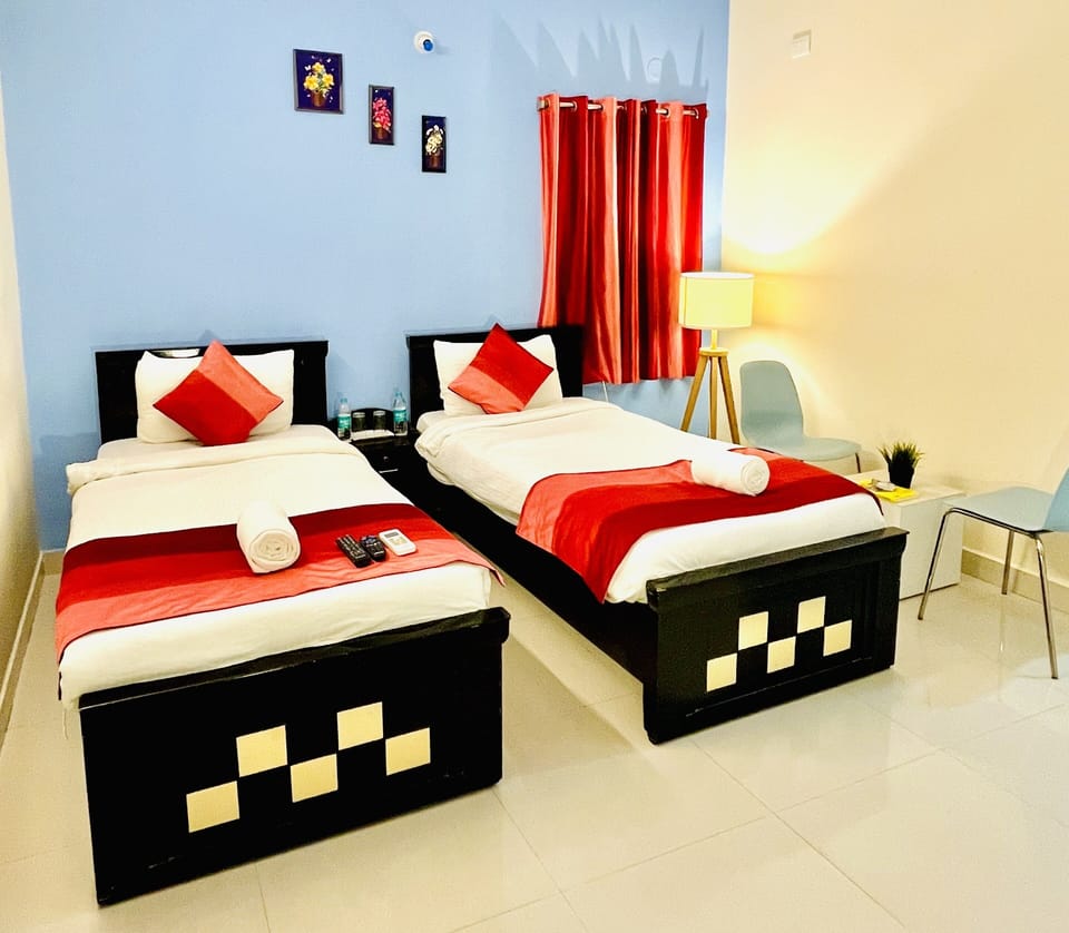 Superior Room, Non Smoking | Bathroom | Shower