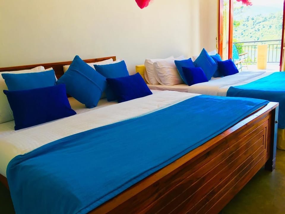 Family Room, 2 Queen Beds, Non Smoking, Mountain View | Desk, free WiFi, bed sheets