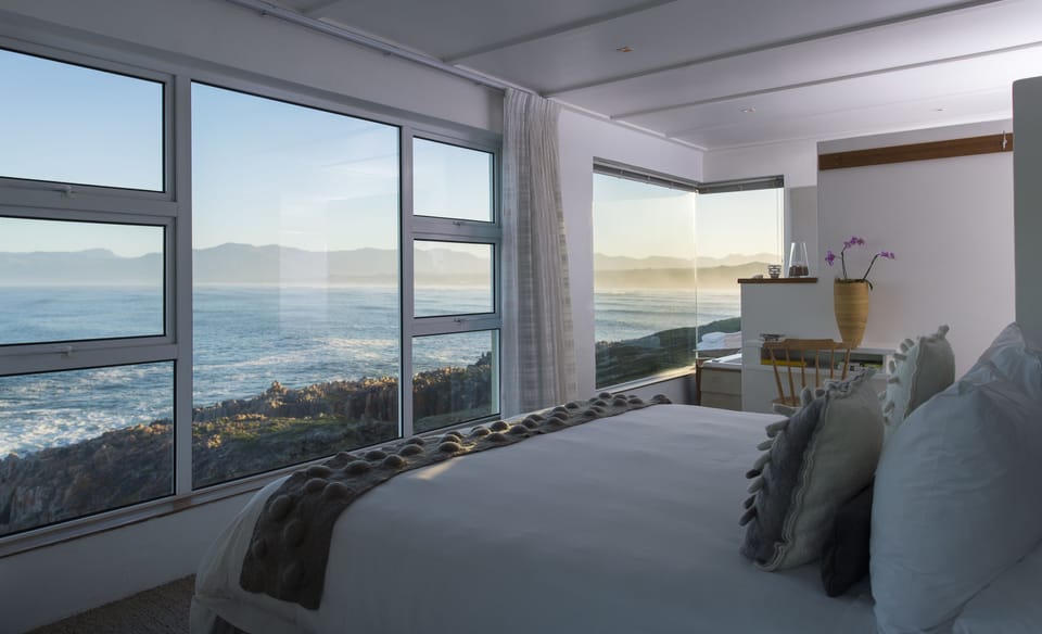Suite | 1 bedroom, in-room safe, desk, blackout drapes