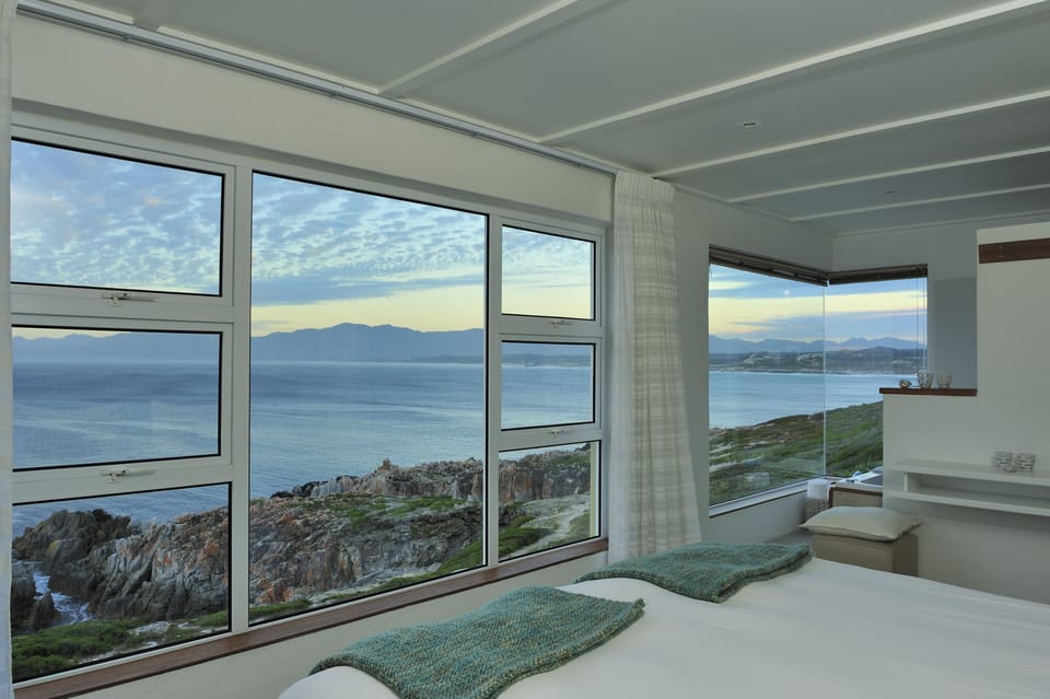 Suite | 1 bedroom, in-room safe, desk, blackout drapes