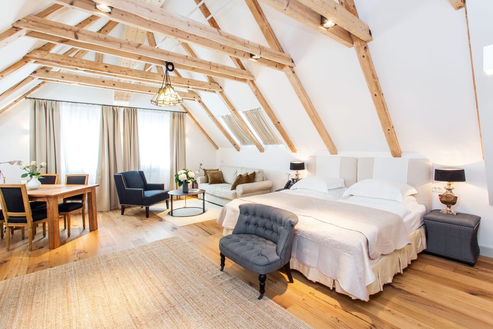 Loft Suite | Tempur-Pedic beds, free minibar items, in-room safe