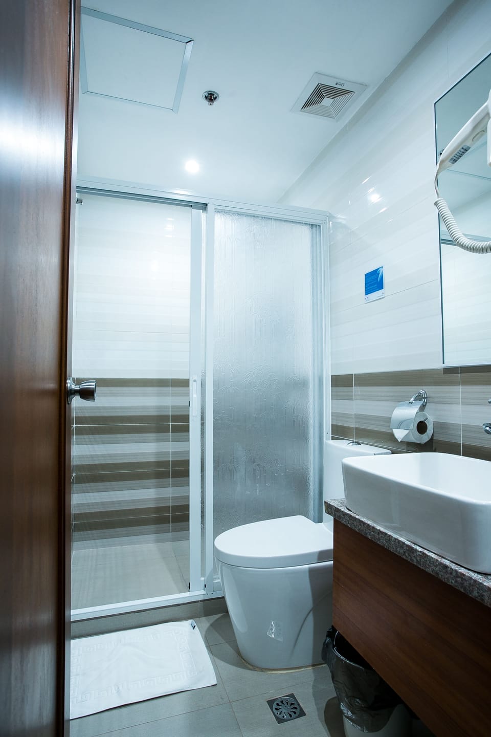 Shower, towels