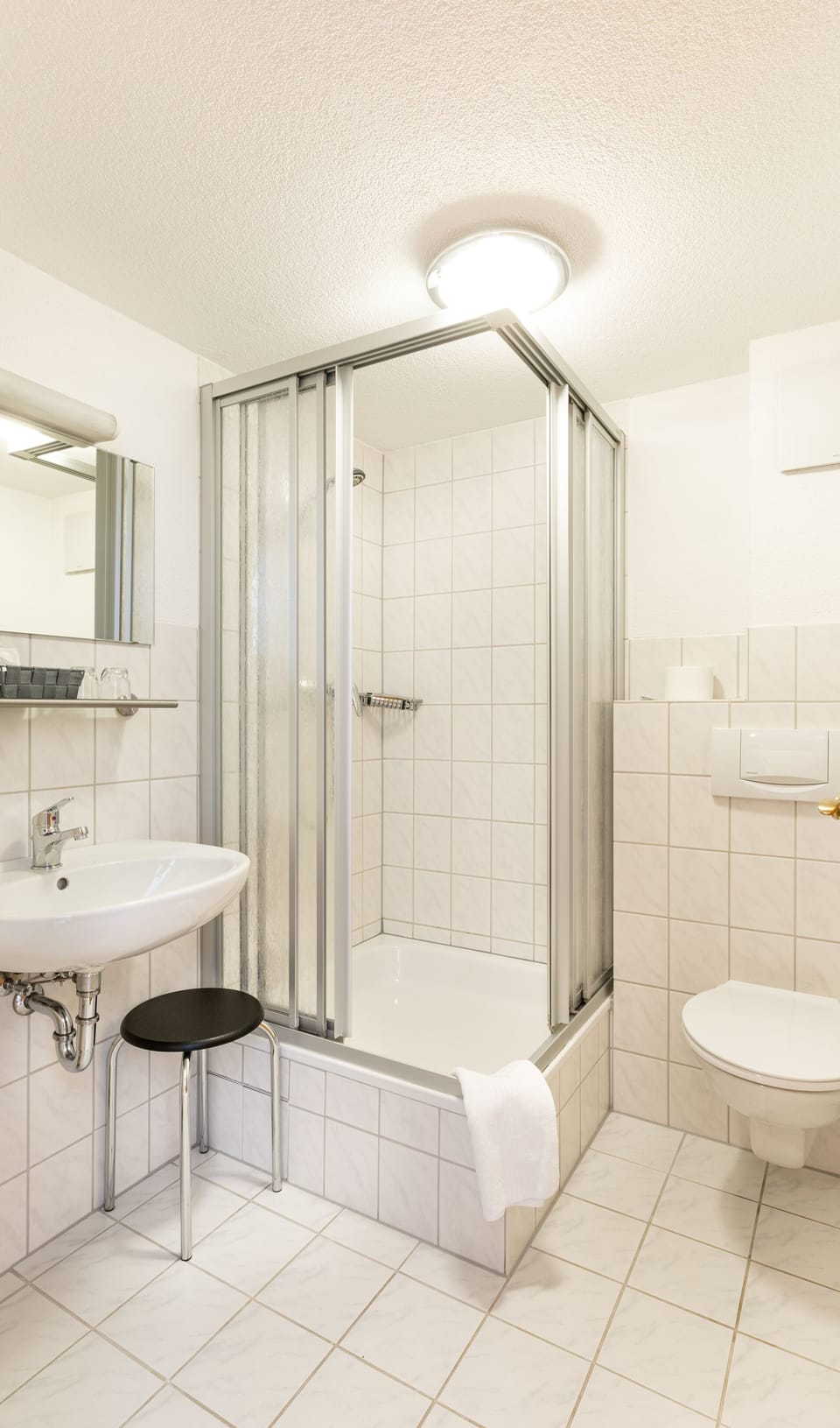 Double Room, 1 King Bed, Balcony | Bathroom | Free toiletries, hair dryer, towels