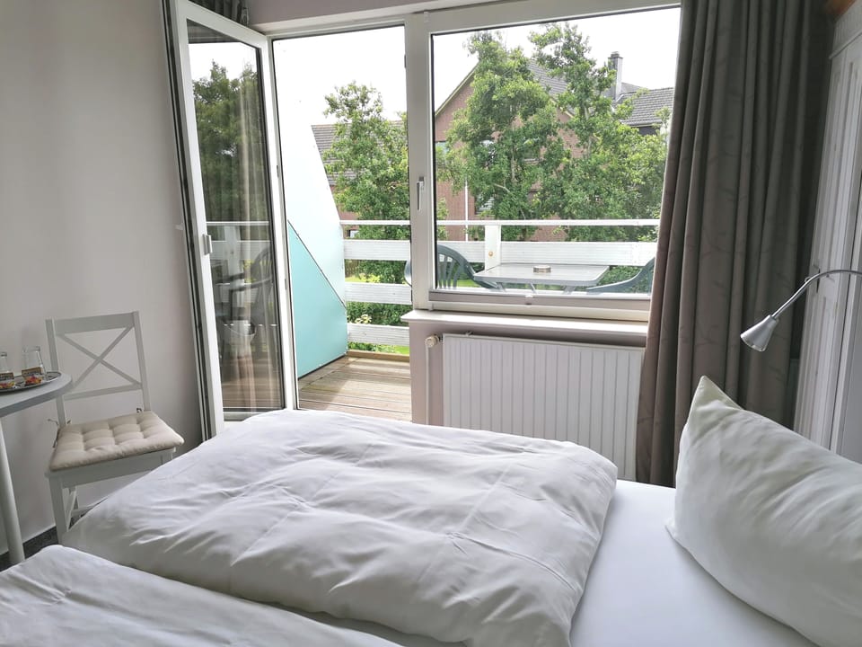 Comfort Double Room, 1 Queen Bed, Non Smoking | Balcony
