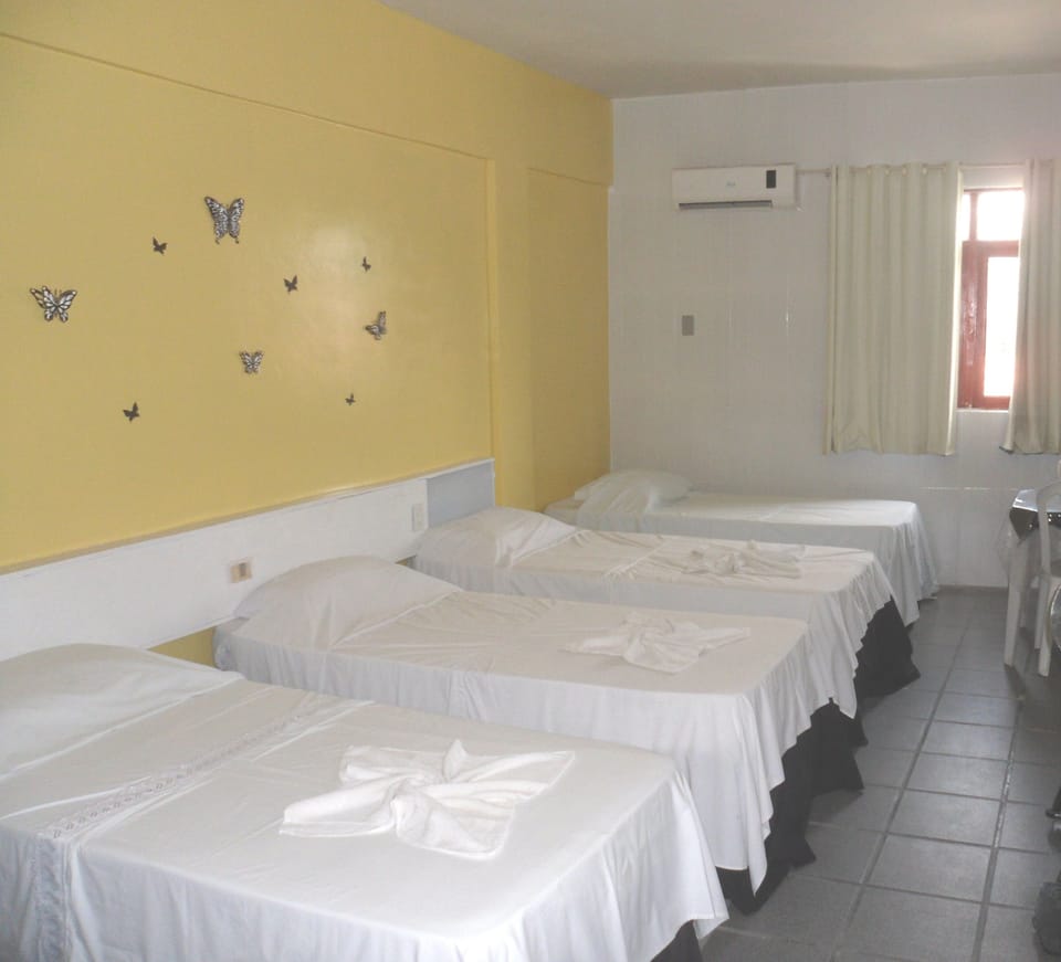 Quadruple Room | Free WiFi, bed sheets