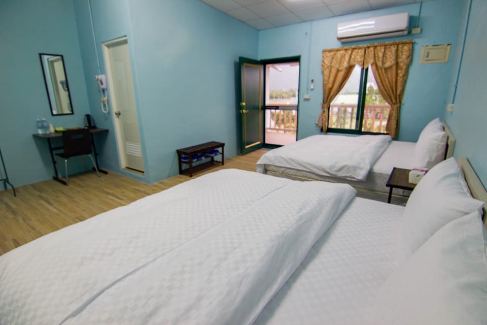 Classic Quadruple Room, 2 Queen Beds, Non Smoking, Mountain View | Bathroom | Shower, free toiletries, hair dryer, slippers