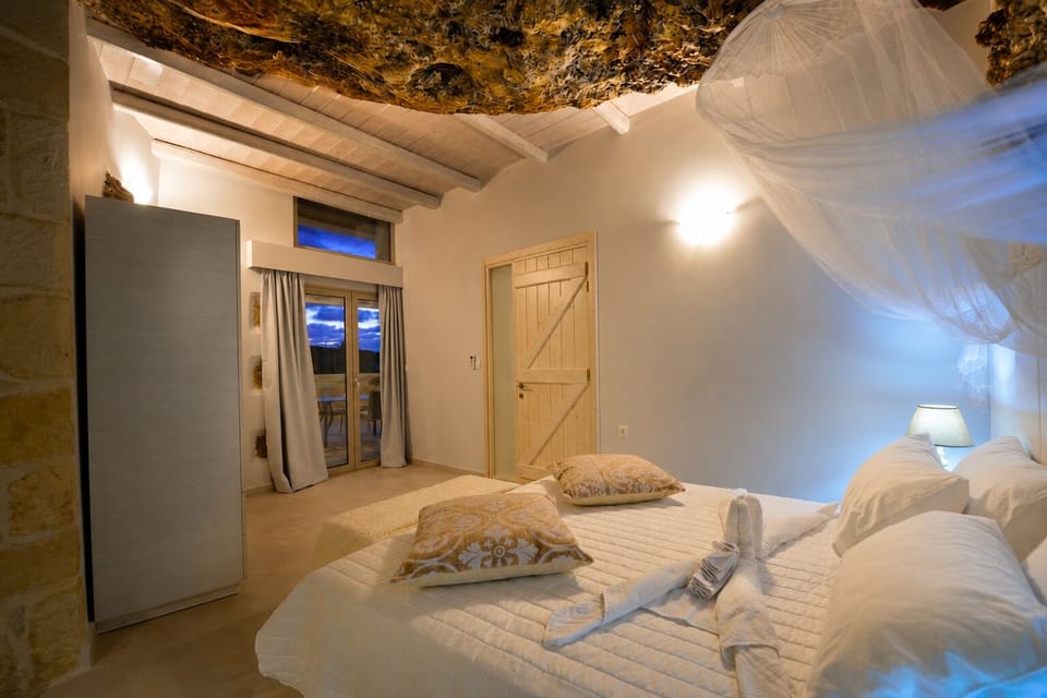 House | 1 bedroom, soundproofing, iron/ironing board, cribs (free)